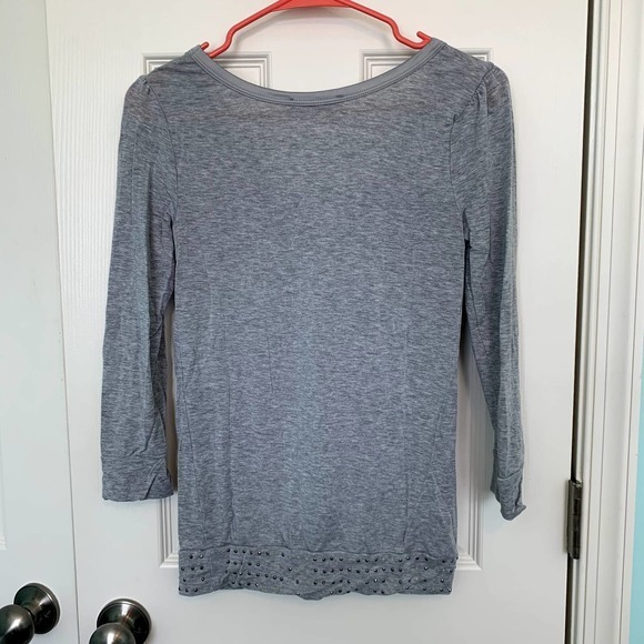 Express‎ Women's Size Small Gray V-Neck 3/4 Sleeve Tee - Picture 4 of 5
